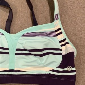Lululemon 36DD Ta Ta Tamer